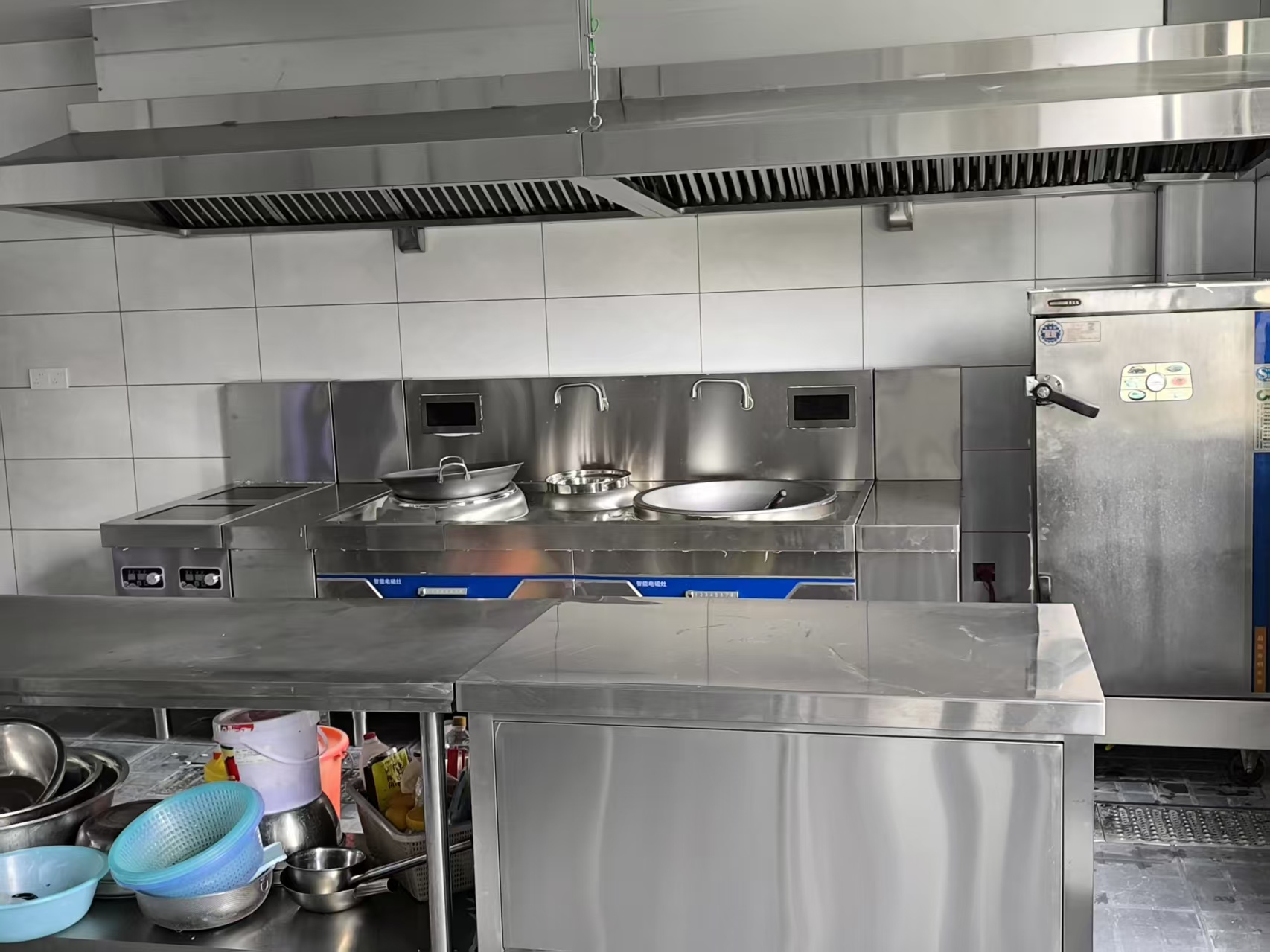 湖北瑞特利药业员工餐厅